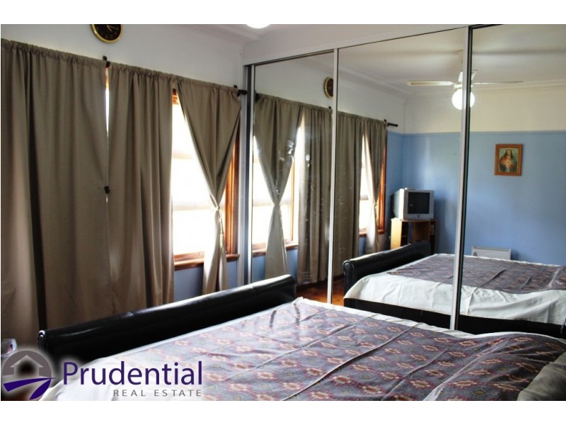 7 Cuthel Place, Campbelltown NSW 2560
