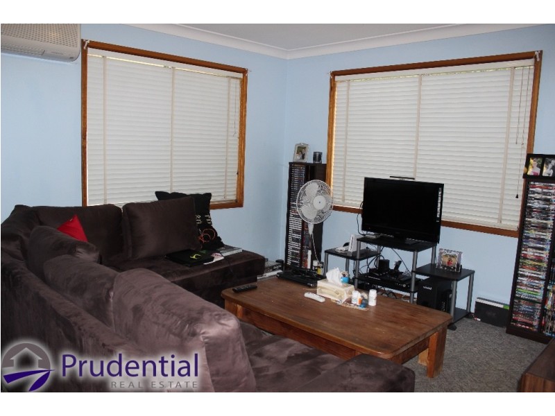 3/4 Birdsville Cres, Leumeah NSW 2560