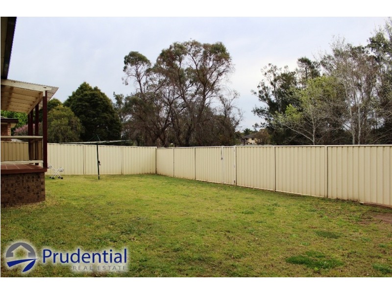 24 Spumante Close, Eschol Park NSW 2558