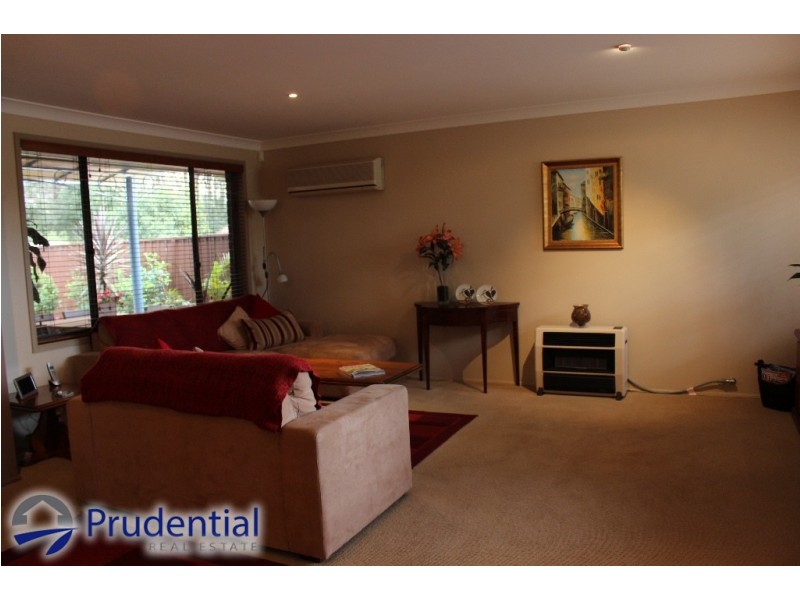 45 Gadshill Place, Rosemeadow NSW 2560