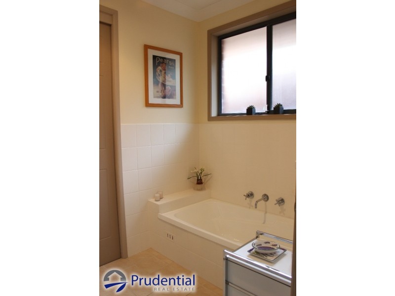 45 Gadshill Place, Rosemeadow NSW 2560