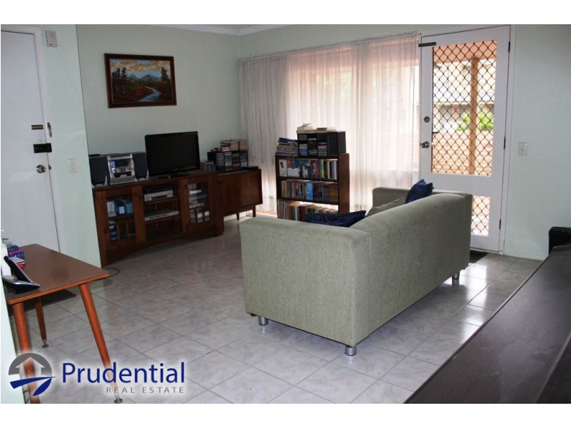 3/42 Woodhouse Drive, Ambarvale NSW 2560