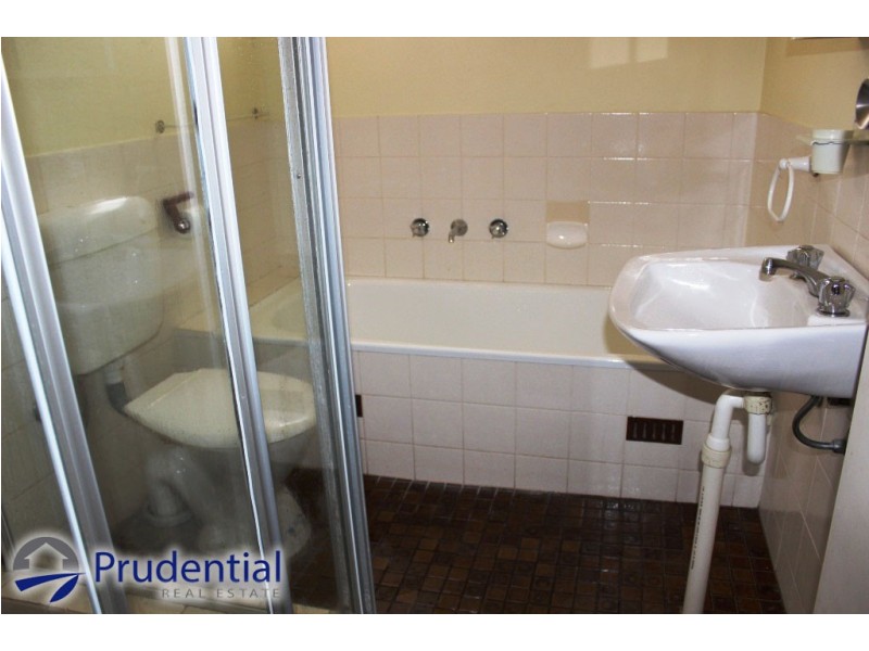 3/42 Woodhouse Drive, Ambarvale NSW 2560