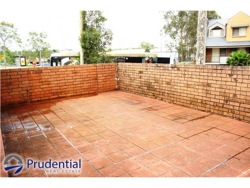 3/42 Woodhouse Drive, Ambarvale NSW 2560