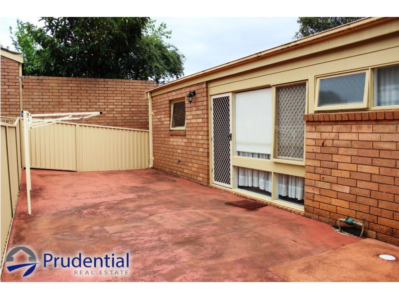3/42 Woodhouse Drive, Ambarvale NSW 2560