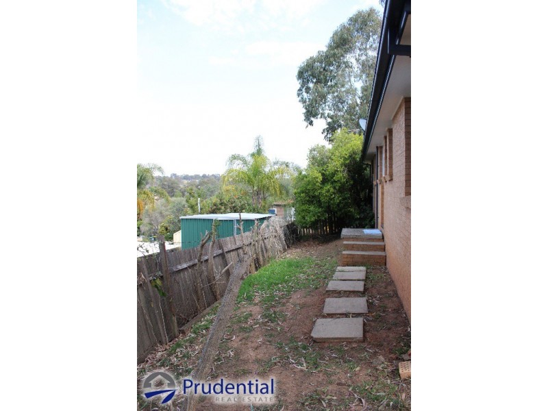 8 Gaspard Place, Ambarvale NSW 2560