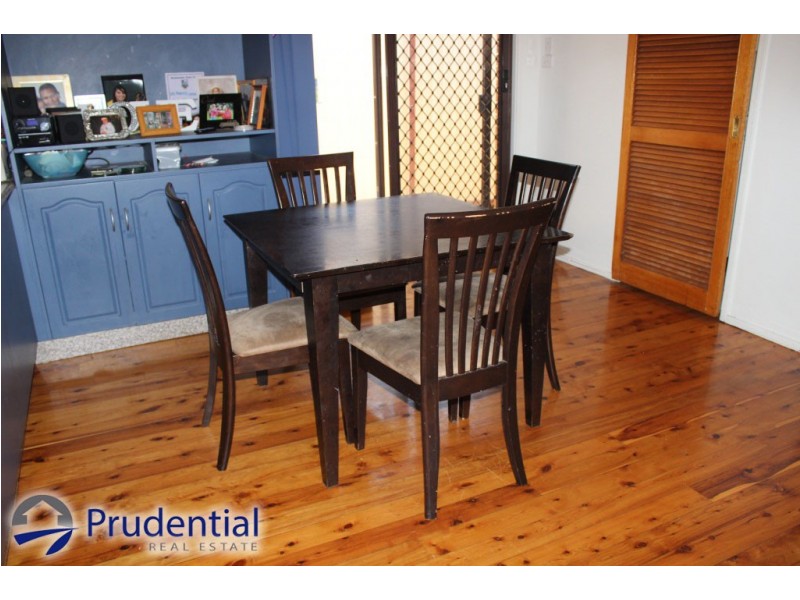 8 Emilia Close, Rosemeadow NSW 2560