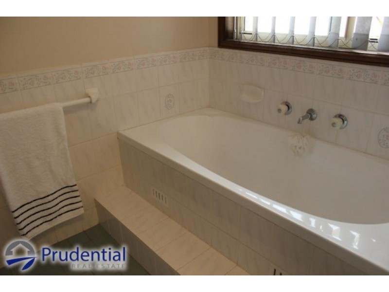 9A Colorado Street, Kearns NSW 2558