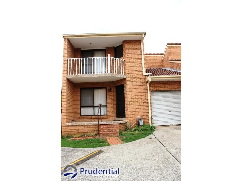 4/3 Illawong Road, Leumeah NSW 2560