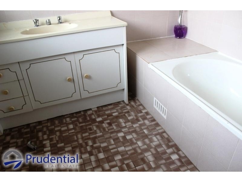 4/3 Illawong Road, Leumeah NSW 2560