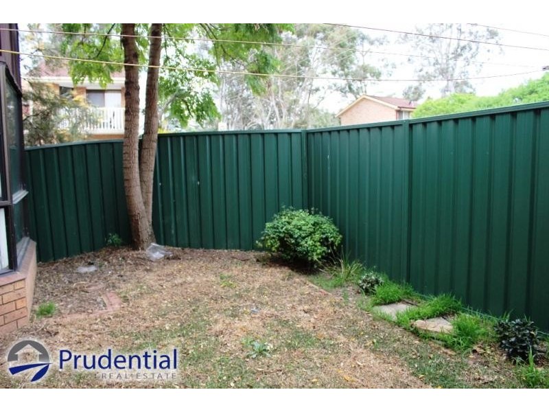 4/3 Illawong Road, Leumeah NSW 2560