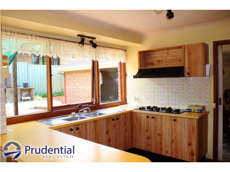 11 Fluorite Place, Eagle Vale NSW 2558