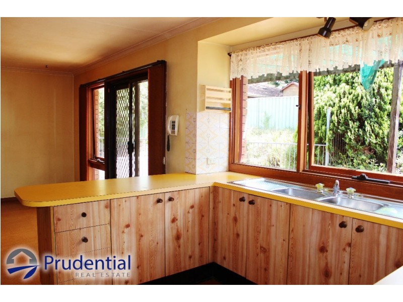 11 Fluorite Place, Eagle Vale NSW 2558