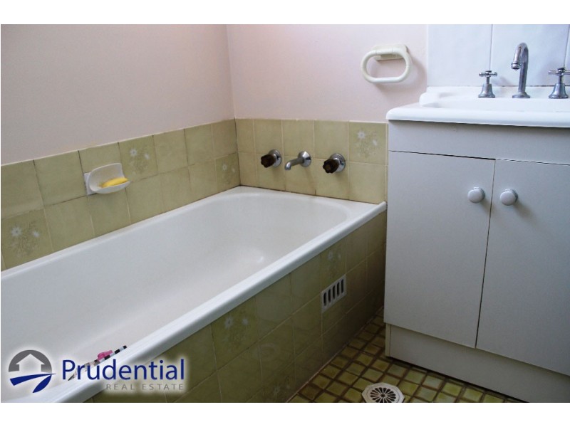 19/11 Cestrum Ave, Macquarie Fields NSW 2564