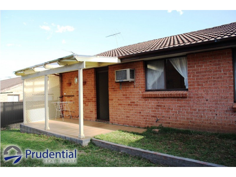 19/11 Cestrum Ave, Macquarie Fields NSW 2564