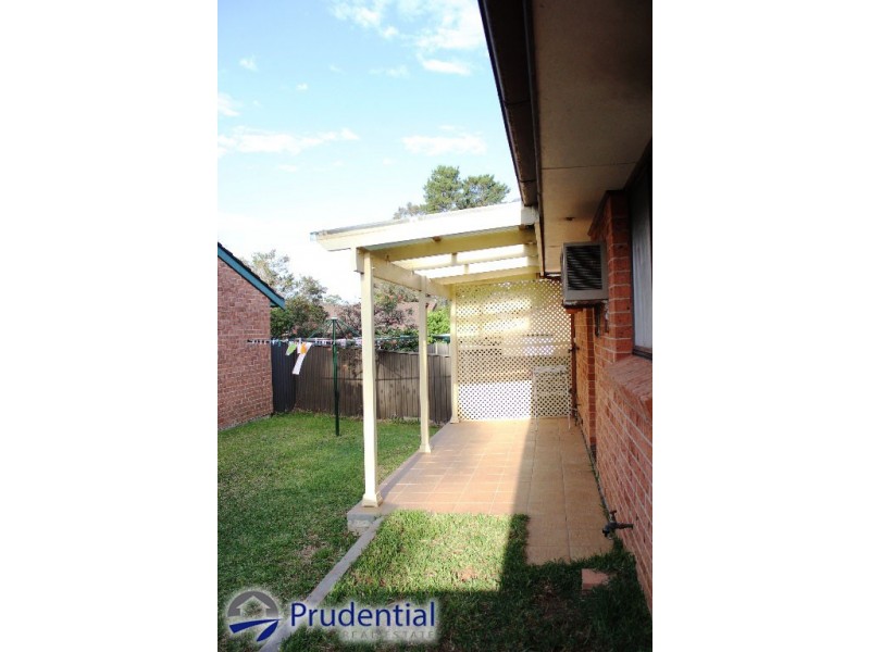 19/11 Cestrum Ave, Macquarie Fields NSW 2564