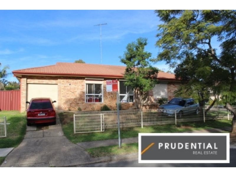 30 Woodhouse Drive, Ambarvale NSW 2560