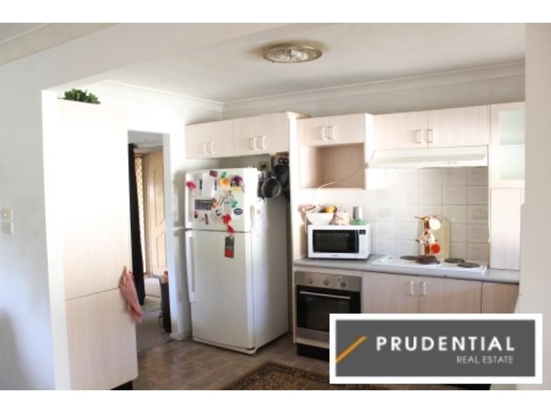 30 Woodhouse Drive, Ambarvale NSW 2560