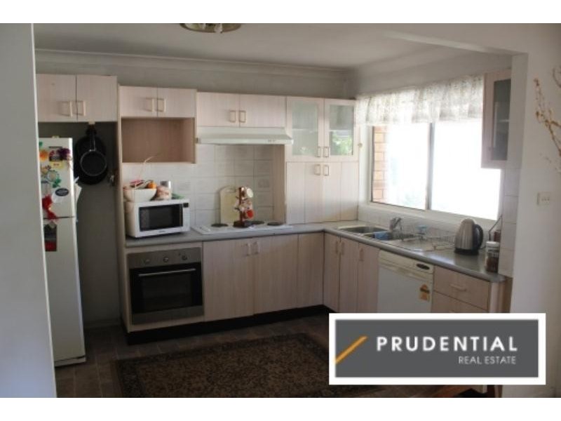 30 Woodhouse Drive, Ambarvale NSW 2560