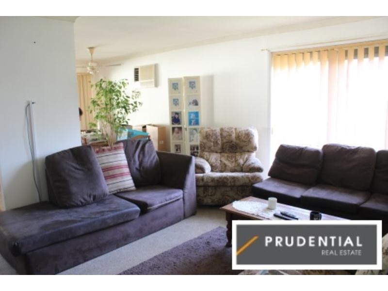 30 Woodhouse Drive, Ambarvale NSW 2560