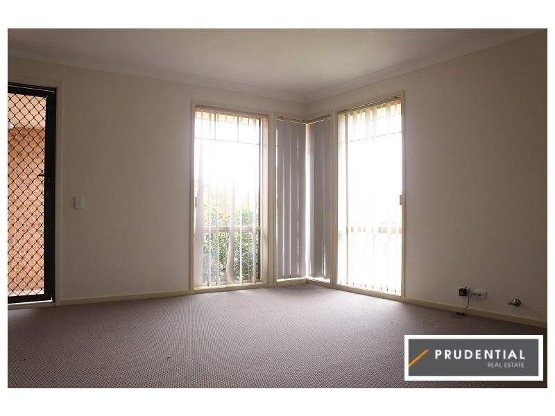 5 Dwyer Place, St Helens Park NSW 2560