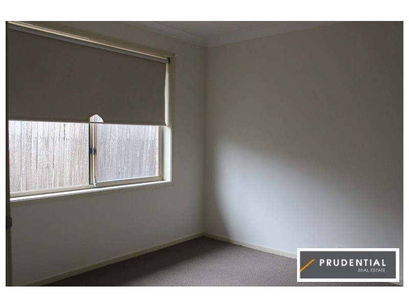 5 Dwyer Place, St Helens Park NSW 2560