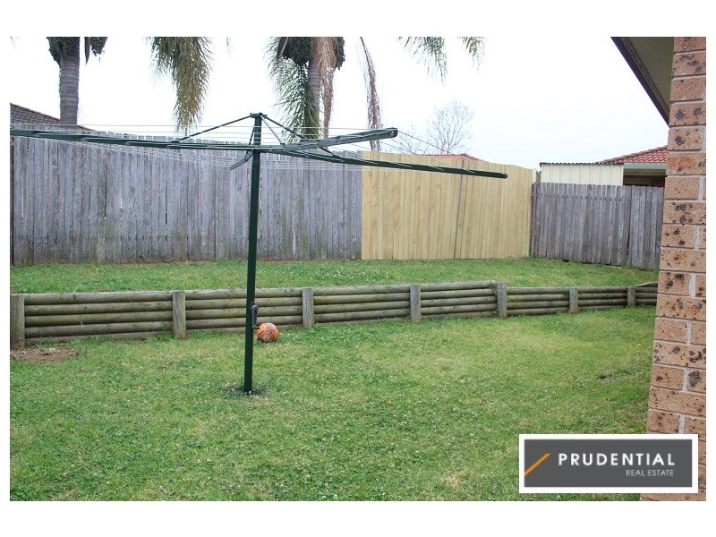 5 Dwyer Place, St Helens Park NSW 2560