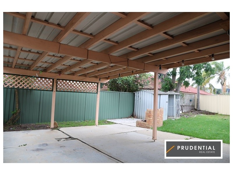 27 Crommelin Crescent, St Helens Park NSW 2560