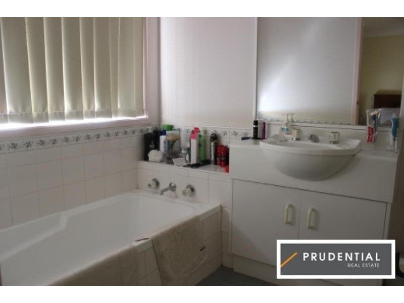 8a Cipolin Close, Eagle Vale NSW 2558