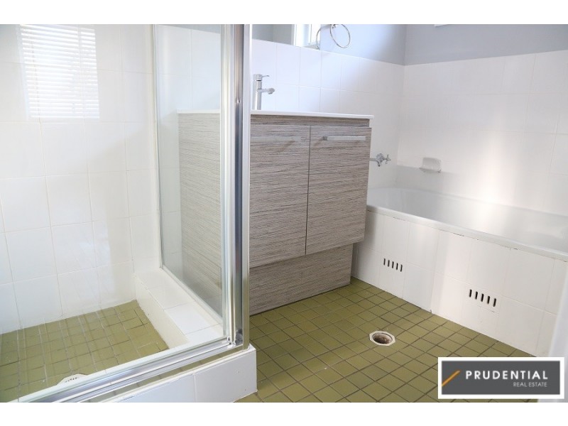 25 Euphrates Place, Kearns NSW 2558