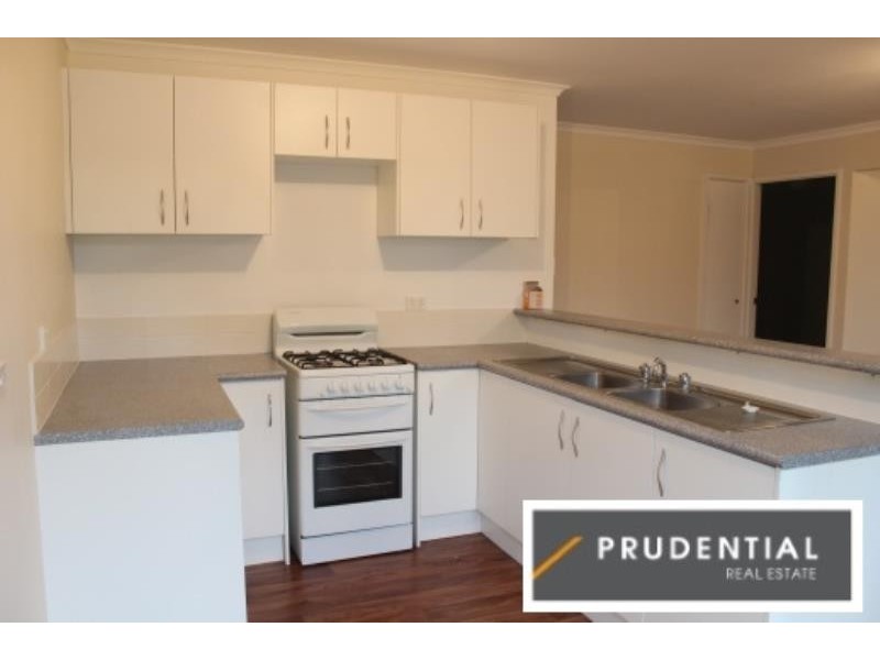 2 Coleville Place, Rosemeadow NSW 2560