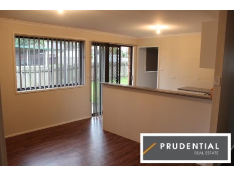 2 Coleville Place, Rosemeadow NSW 2560