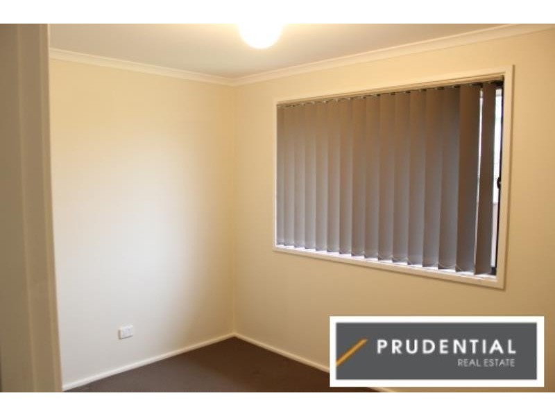 2 Coleville Place, Rosemeadow NSW 2560