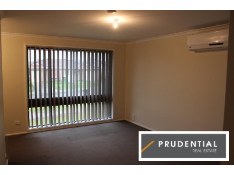 2 Coleville Place, Rosemeadow NSW 2560