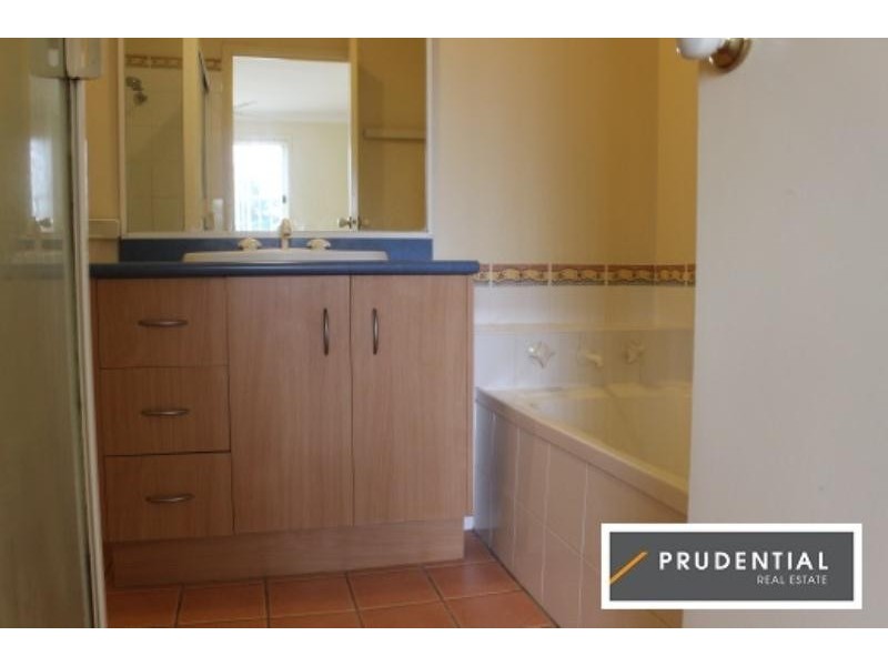 5 Pitman Steps, Blair Athol NSW 2560