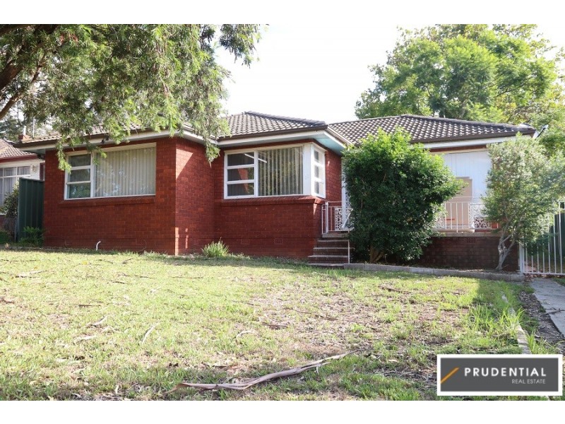 11 Barcoo Avenue, Leumeah NSW 2560