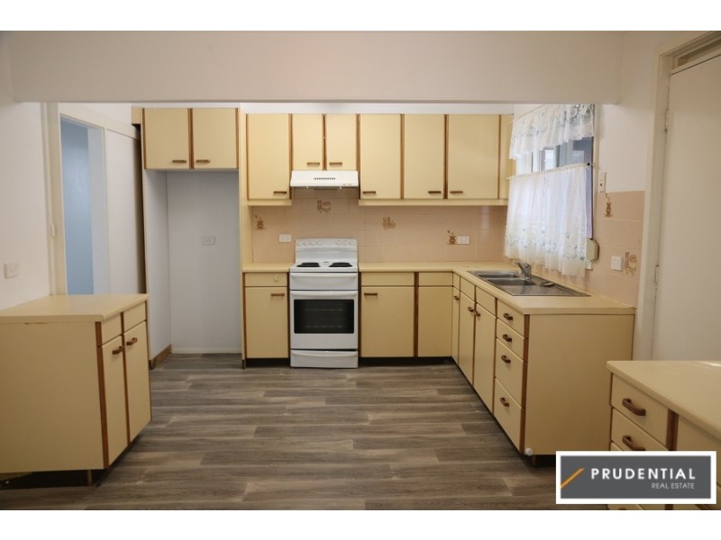 11 Barcoo Avenue, Leumeah NSW 2560