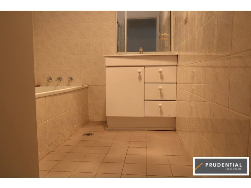 11 Barcoo Avenue, Leumeah NSW 2560