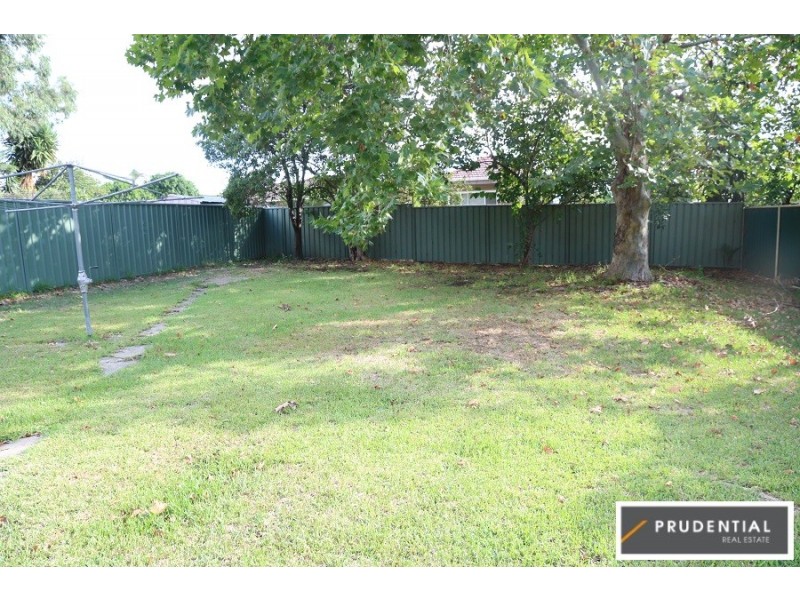 11 Barcoo Avenue, Leumeah NSW 2560