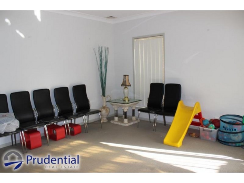 8 Gilchrist Drive, Campbelltown NSW 2560