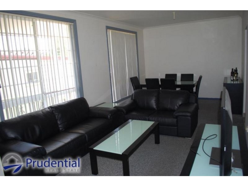 1/74 Bradbury Avenue, Campbelltown NSW 2560