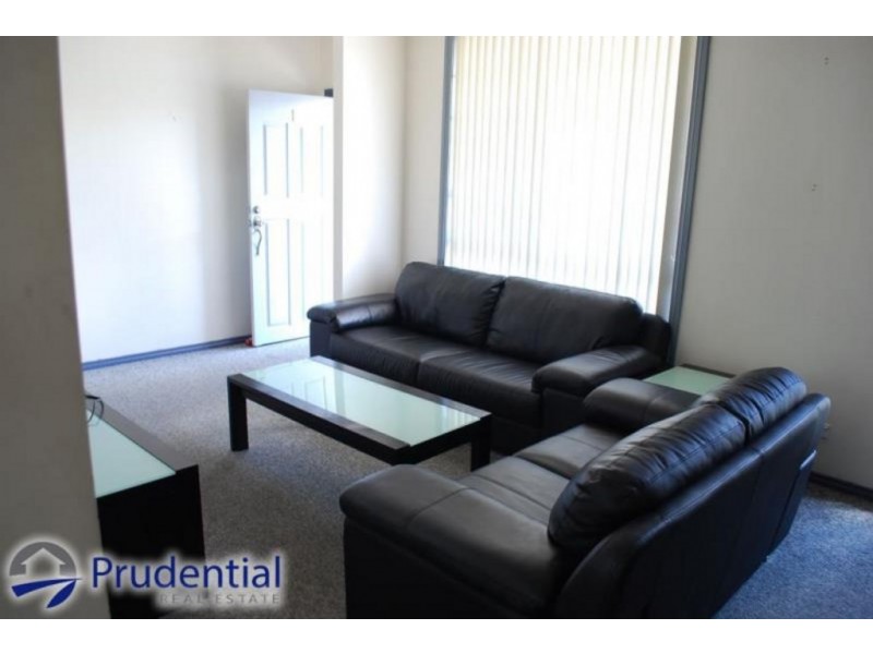 1/74 Bradbury Avenue, Campbelltown NSW 2560