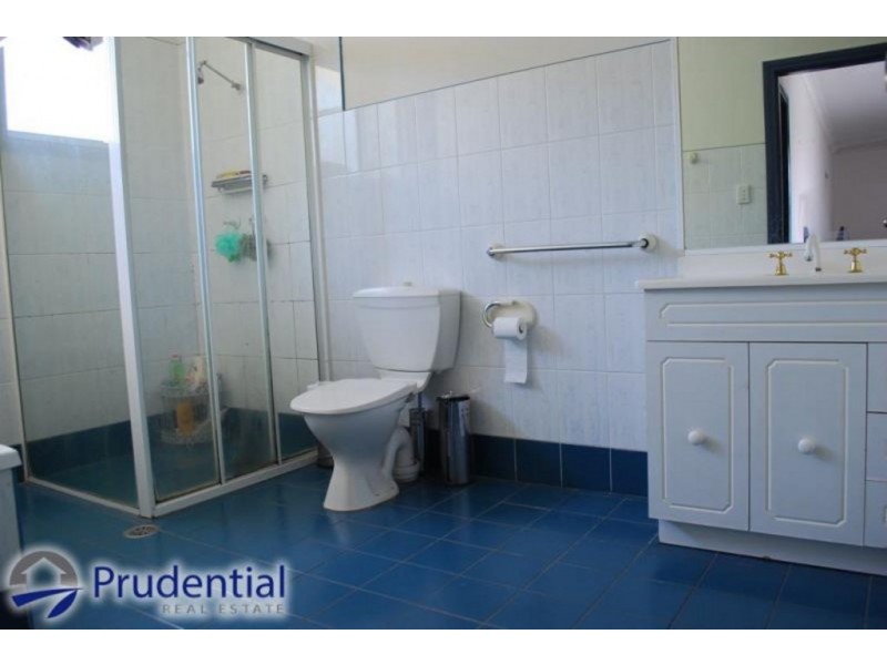 1/74 Bradbury Avenue, Campbelltown NSW 2560