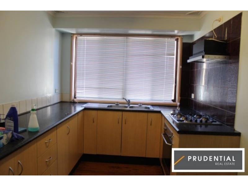 10 Horatio Street, Rosemeadow NSW 2560