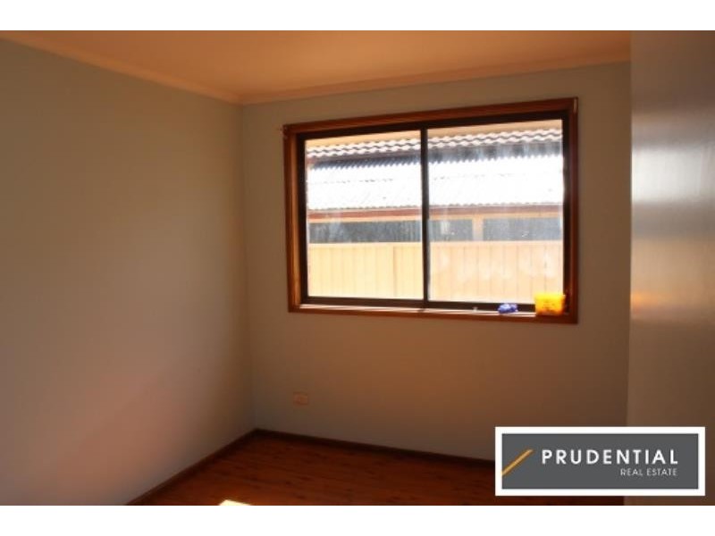 10 Horatio Street, Rosemeadow NSW 2560