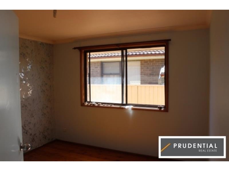 10 Horatio Street, Rosemeadow NSW 2560