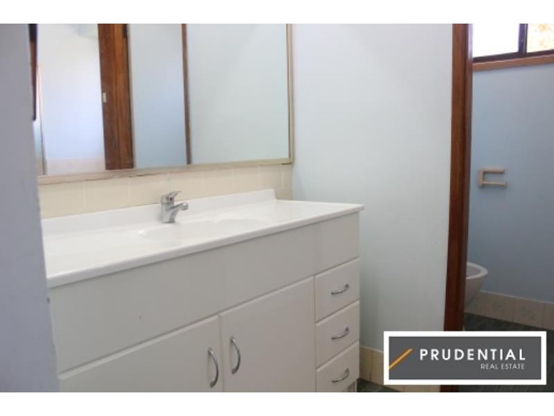 10 Horatio Street, Rosemeadow NSW 2560