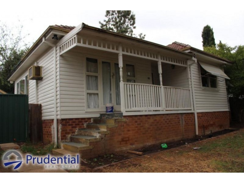 16 Moore Street, Campbelltown NSW 2560