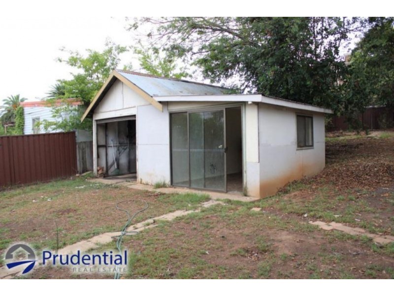 16 Moore Street, Campbelltown NSW 2560