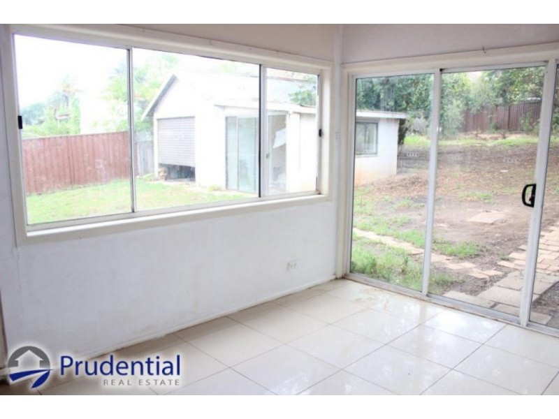 16 Moore Street, Campbelltown NSW 2560